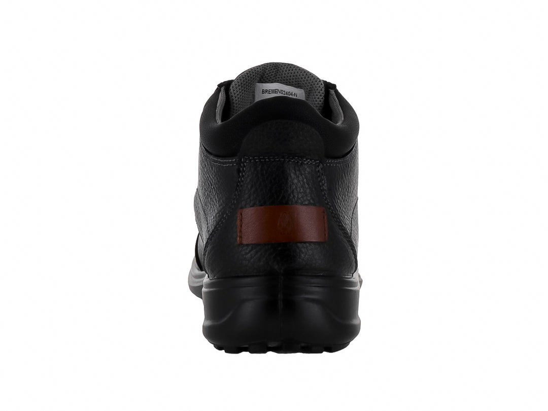 Zapato casual Hush Puppies de cuero negro con agujetas y suela cómoda.