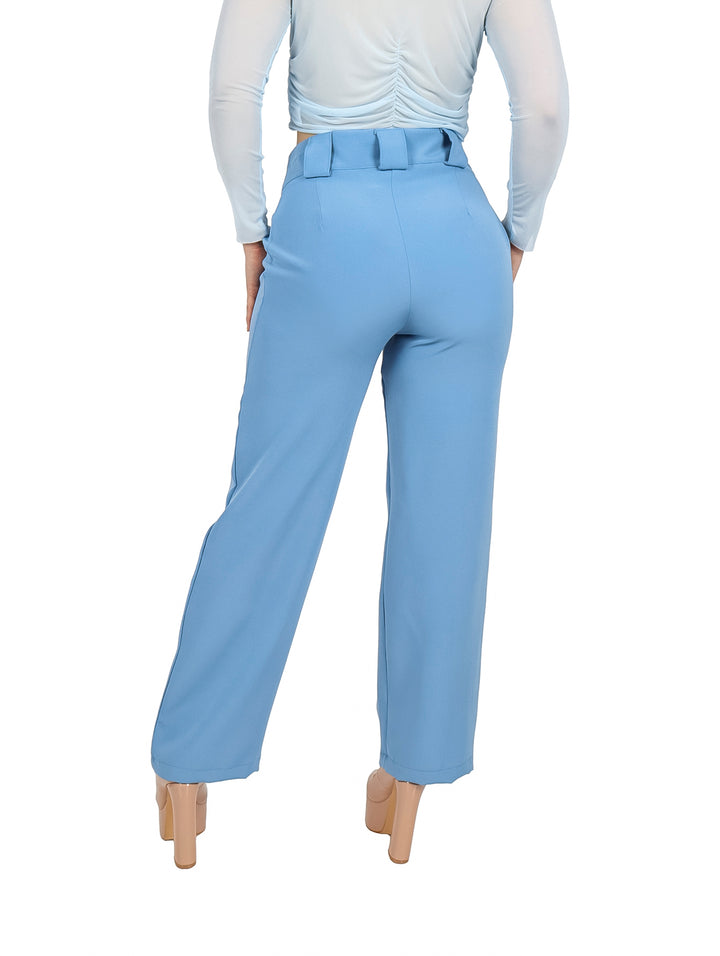 Pantalón recto de color azul denim para mujer con talle alto y corte clásico.