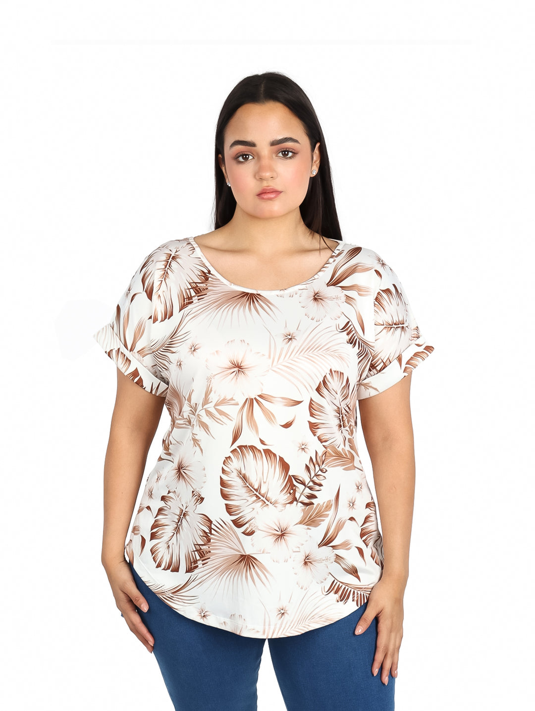Blusa blanca para mujer con estampado de hojas tropicales en color café.
