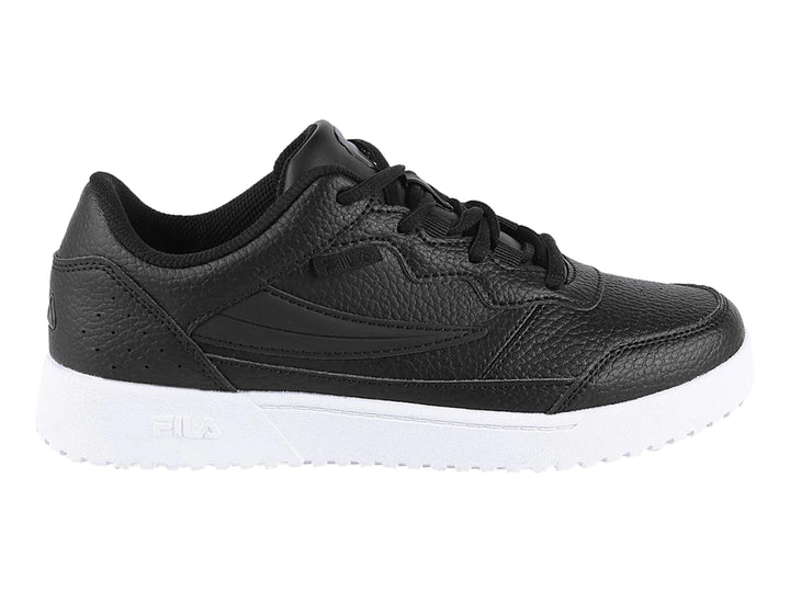 Tenis FILA Octavio Low color negro con suela blanca ancha y textura de cuero granulado.