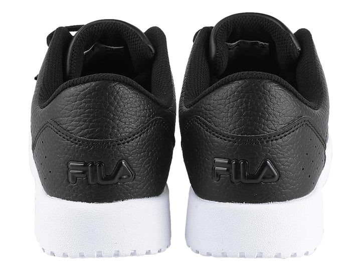Tenis FILA Octavio Low color negro con suela blanca ancha y textura de cuero granulado.