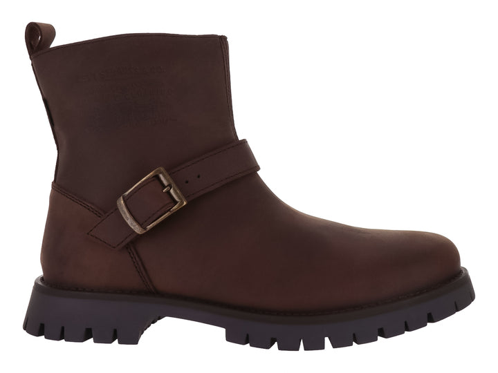 Bota casual color café con correa de hebilla y suela negra track.