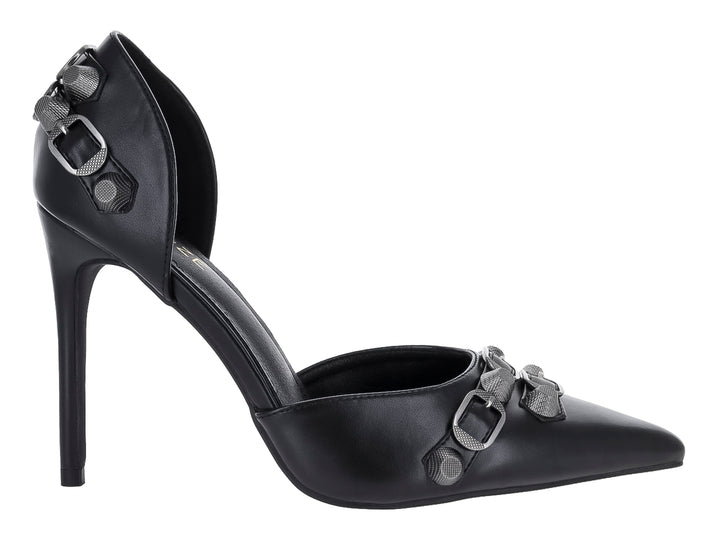 Zapato de tacón alto color negro con detalles de hebillas grises en la punta y el talón.