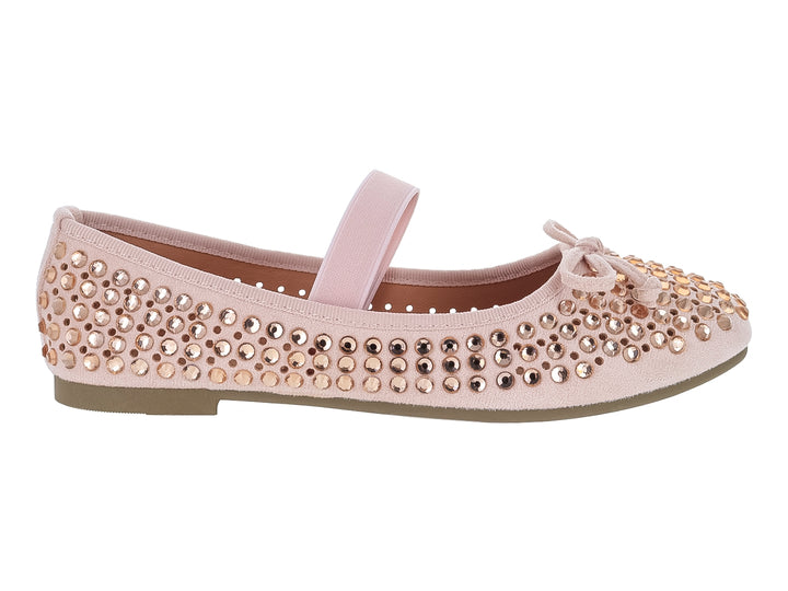 Zapato plano rosa para niña con tachuelas doradas y correa en el empeine.