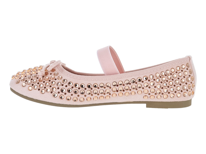Zapato plano rosa para niña con tachuelas doradas y correa en el empeine.