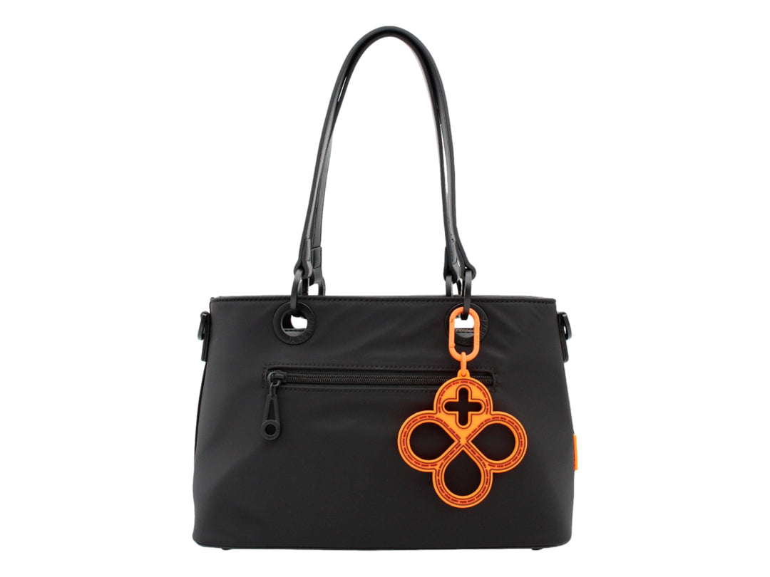 Bolso tote color negro de Jaime Ibiza con asa corta y correa larga ajustable.