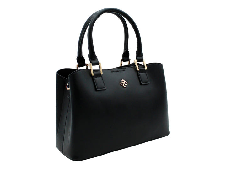 Bolso de mano color negro con herrajes dorados y correa ajustable.