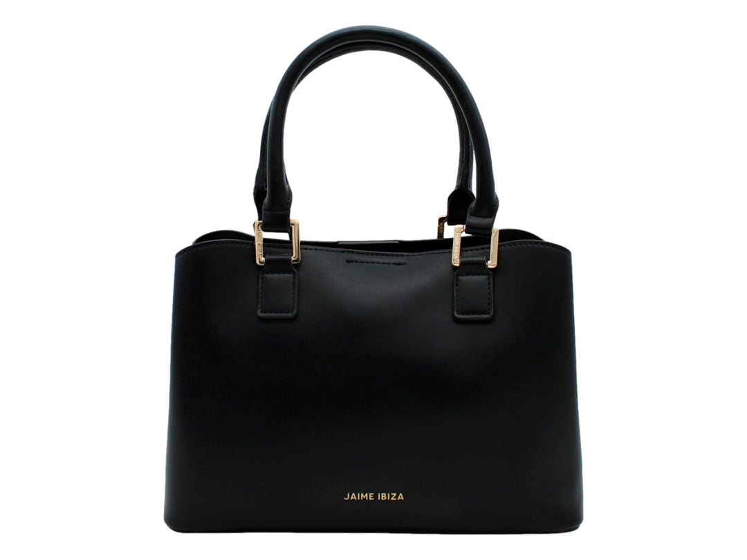 Bolso de mano color negro con herrajes dorados y correa ajustable.