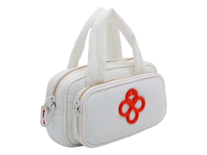 Bolso blanco de Jaime Ibiza con asas y logotipo rojo frontal.