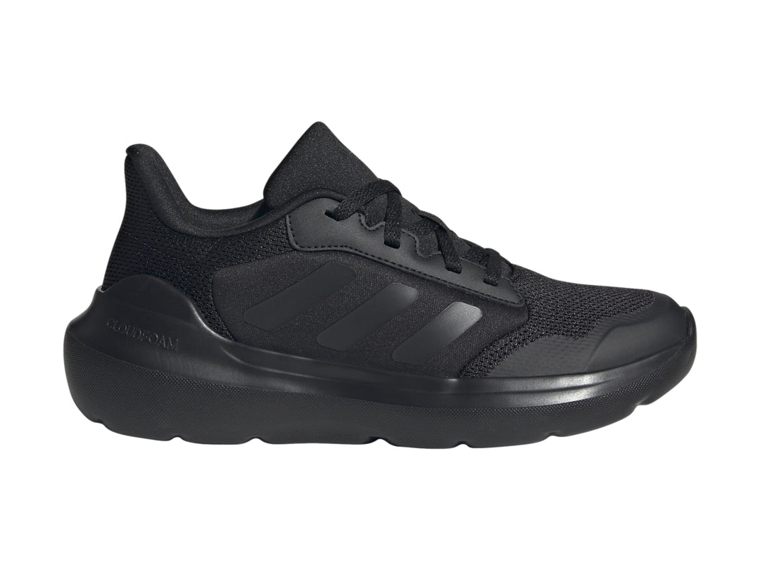 Tenis deportivos Adidas Tensaur Run 3.0 J en color negro total para niños.