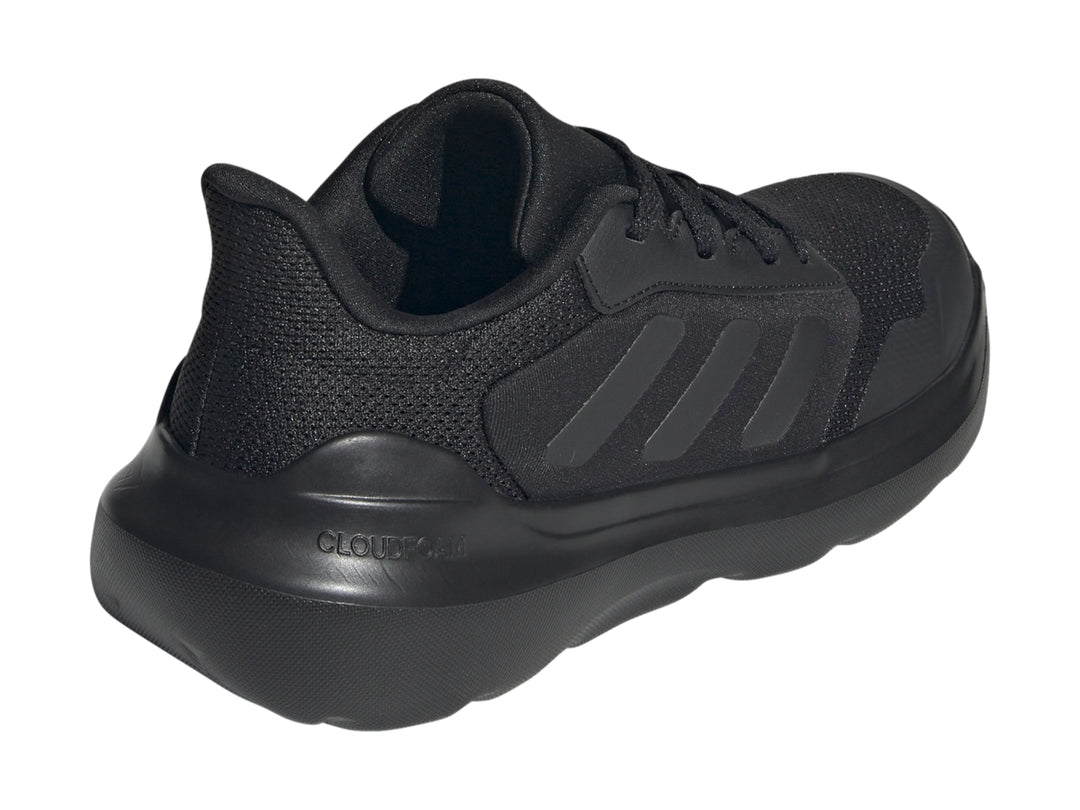 Tenis deportivos Adidas Tensaur Run 3.0 J en color negro total para niños.