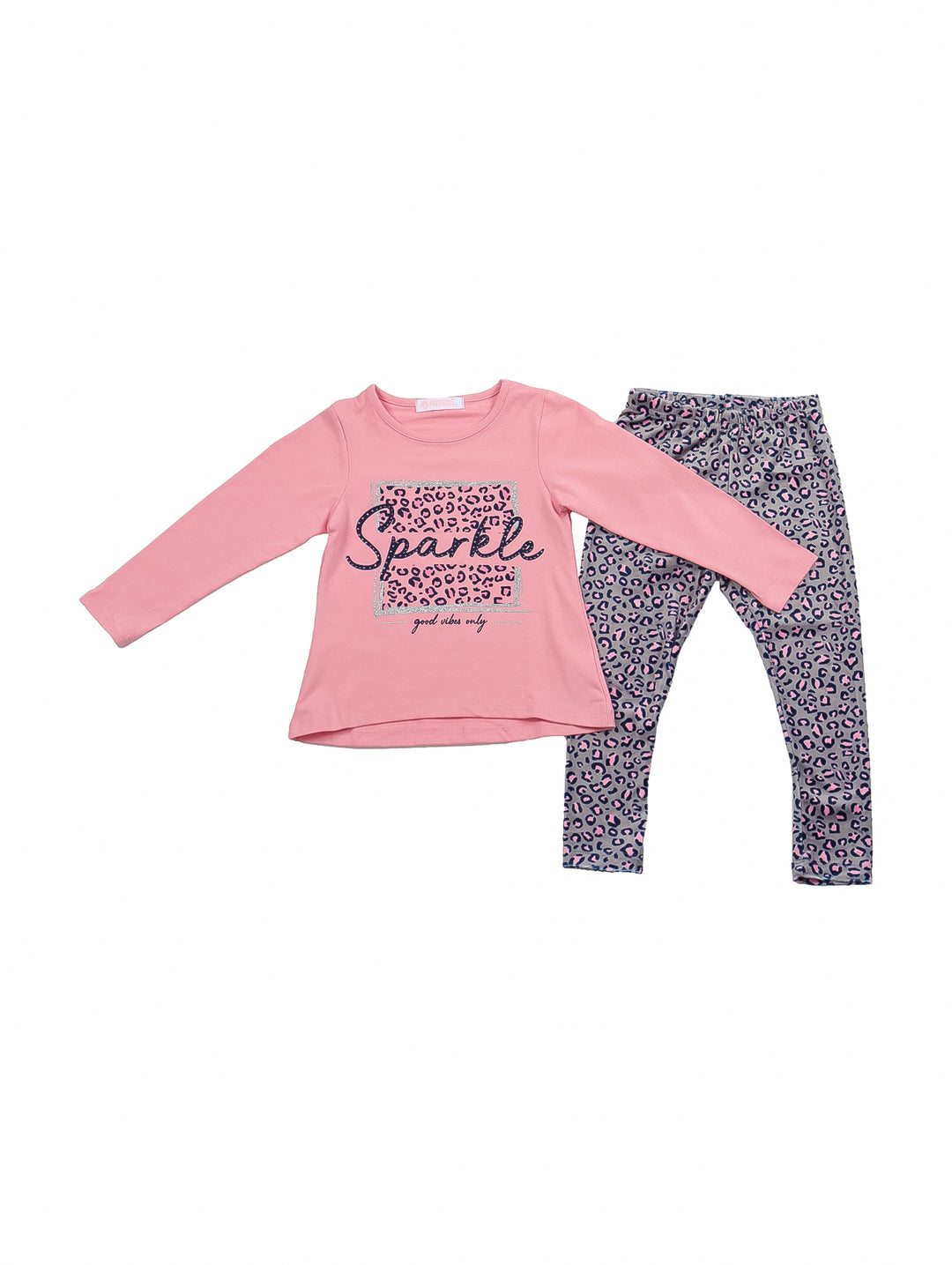 Conjunto de dos piezas para niña con playera rosa de manga larga y leggings animal print en gris y rosa.