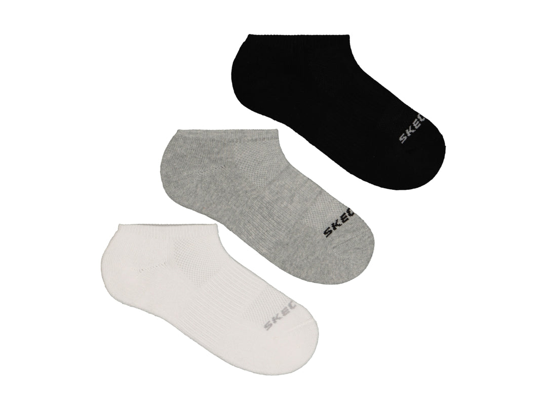 Pack de tres pares de calcetines invisibles Skechers en colores blanco, gris y negro.