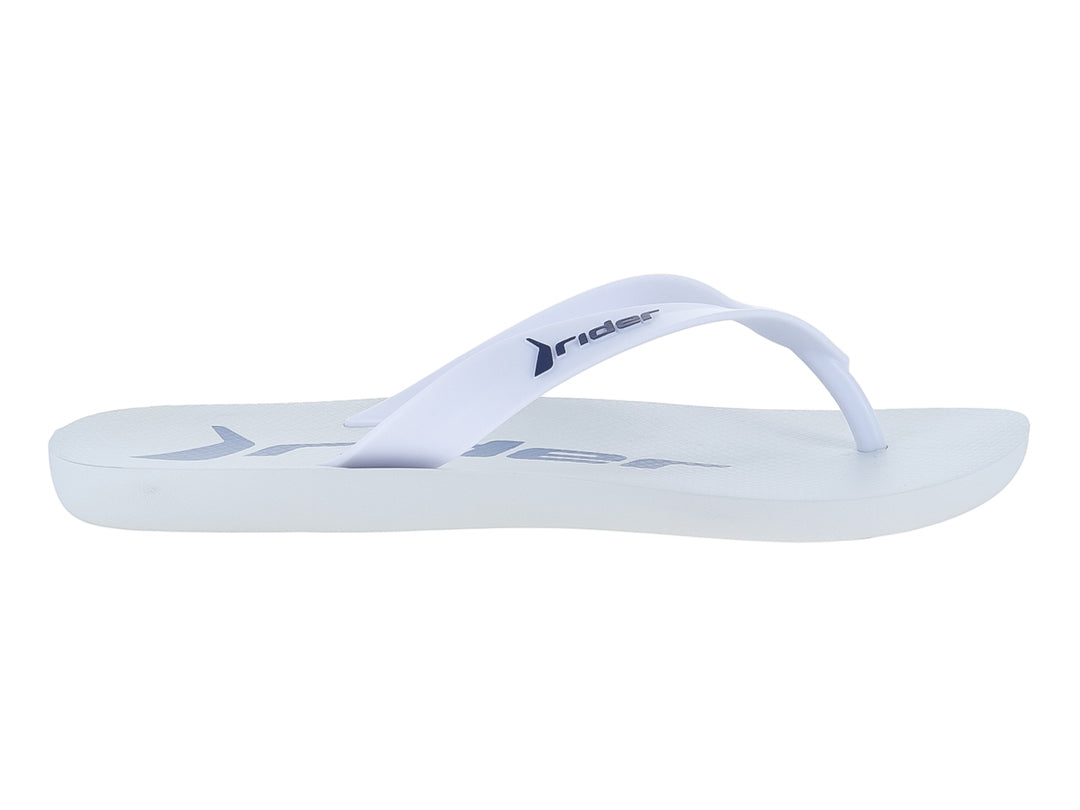 Sandalia Rider de dedo color blanco con logotipo en azul.