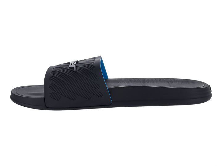 Sandalia slide Rider color negro con acentos azules y correa con textura rugosa.