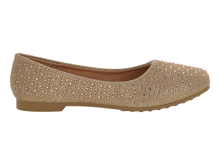 Zapato plano tipo balerina color dorado con acabado brillante y pedrería en toda la superficie.