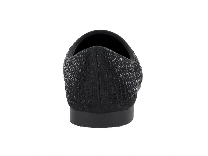 Zapato plano tipo ballerina color negro con detalles de pequeñas cuentas brillantes.