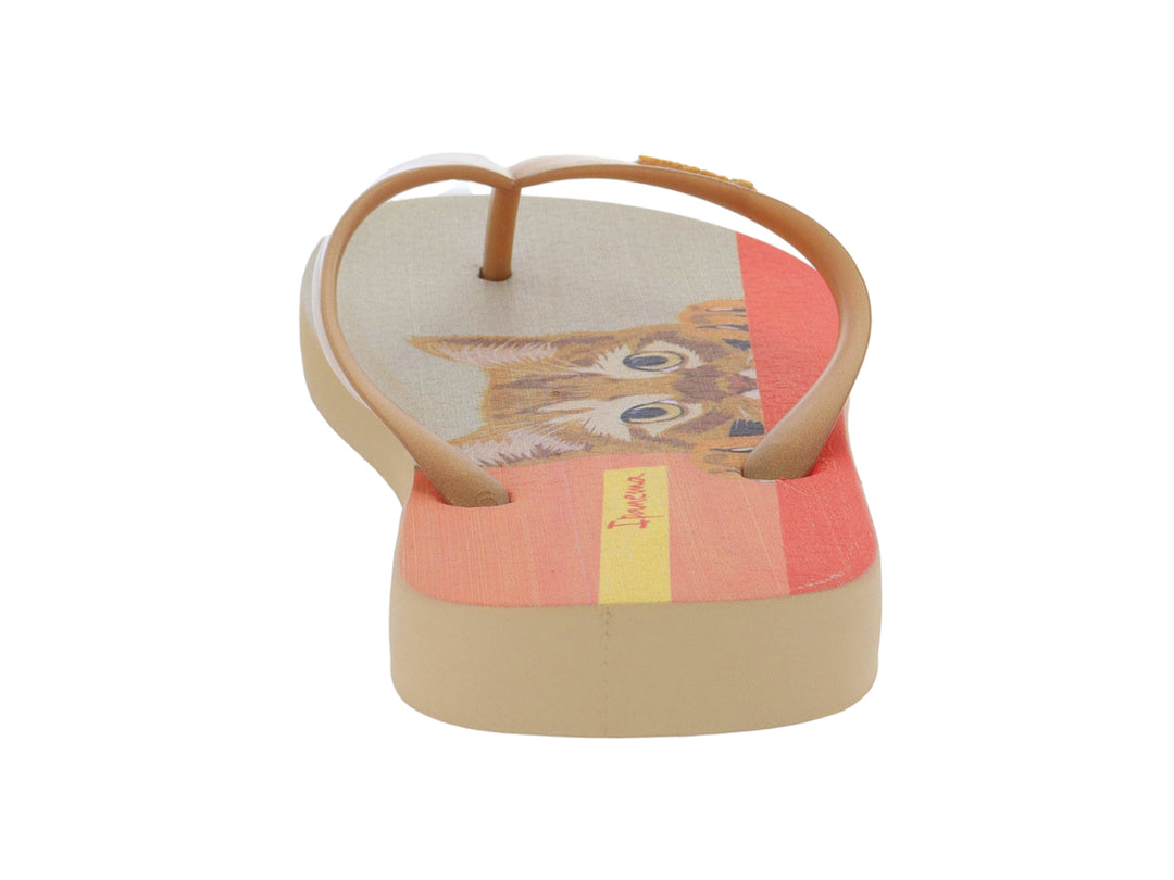 Sandalias Ipanema color beige y rosa con estampado de mascota y correas doradas.