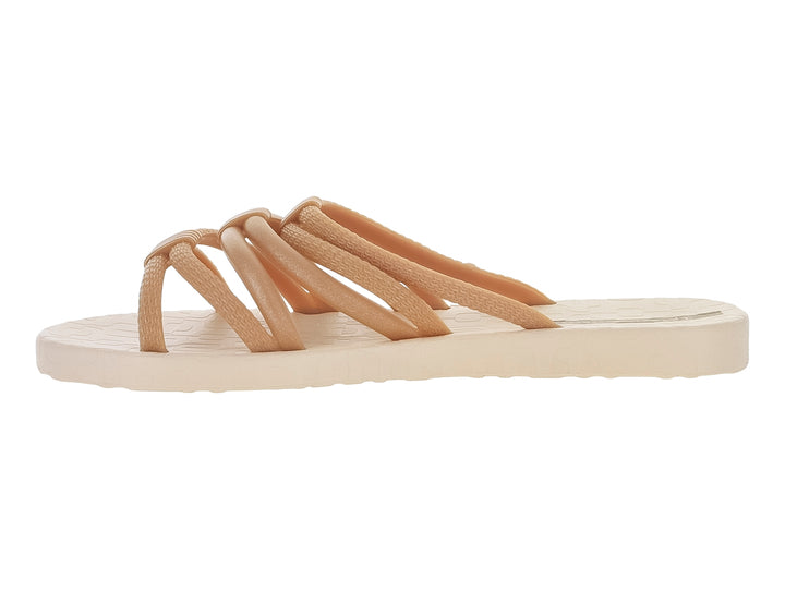 Sandalias Ipanema color beige y oro con múltiples tiras transversales y suela plana.