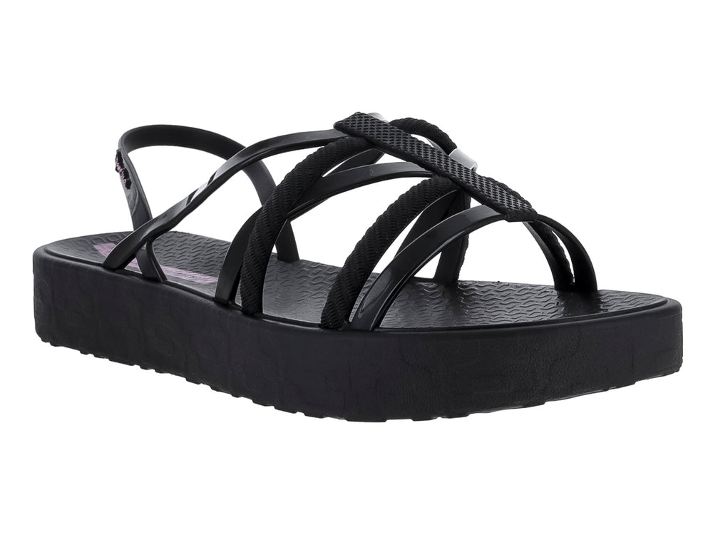 Sandalias Ipanema negras de plataforma con tiras cruzadas y suela gruesa.