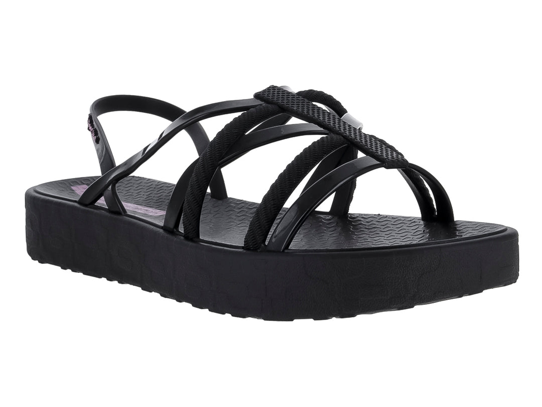 Sandalias Ipanema negras de plataforma con tiras cruzadas y suela gruesa.
