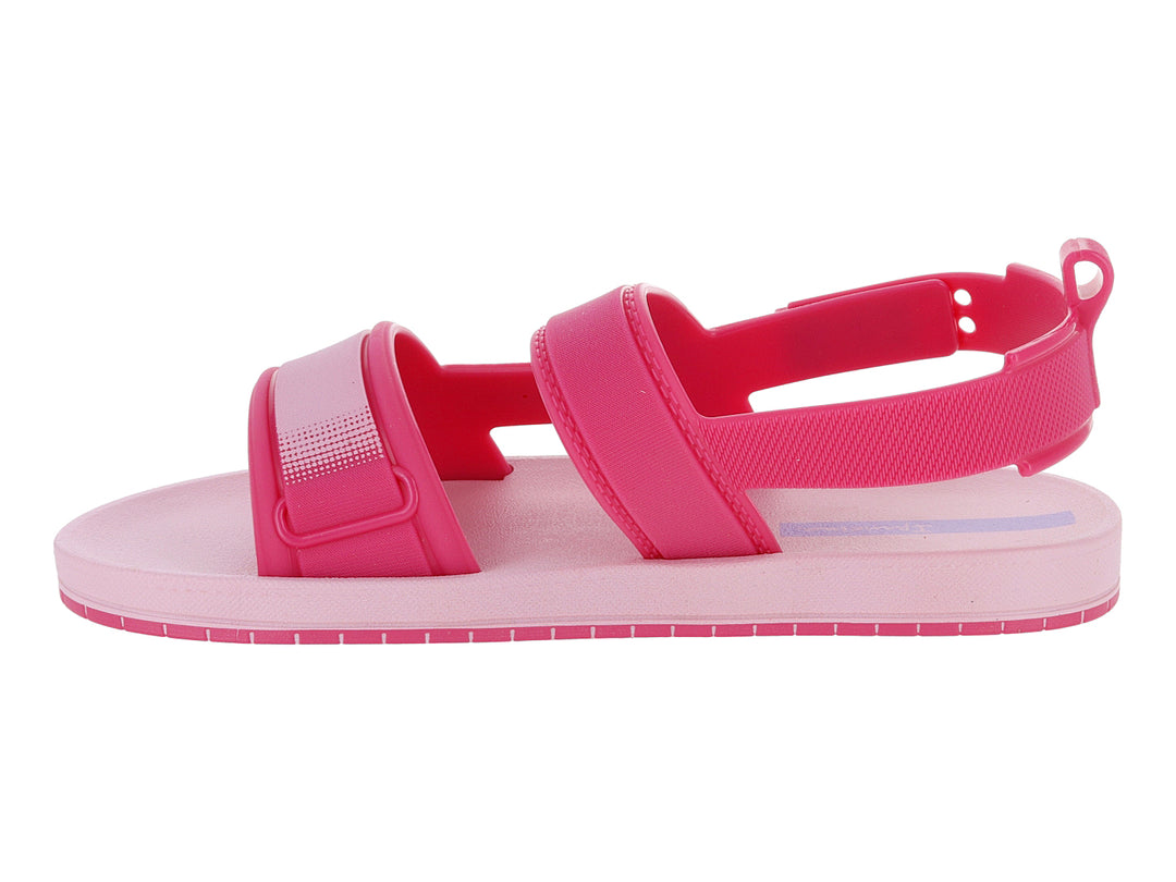 Sandalia Ipanema para niña en color rosa con correas ajustables y suela plana.