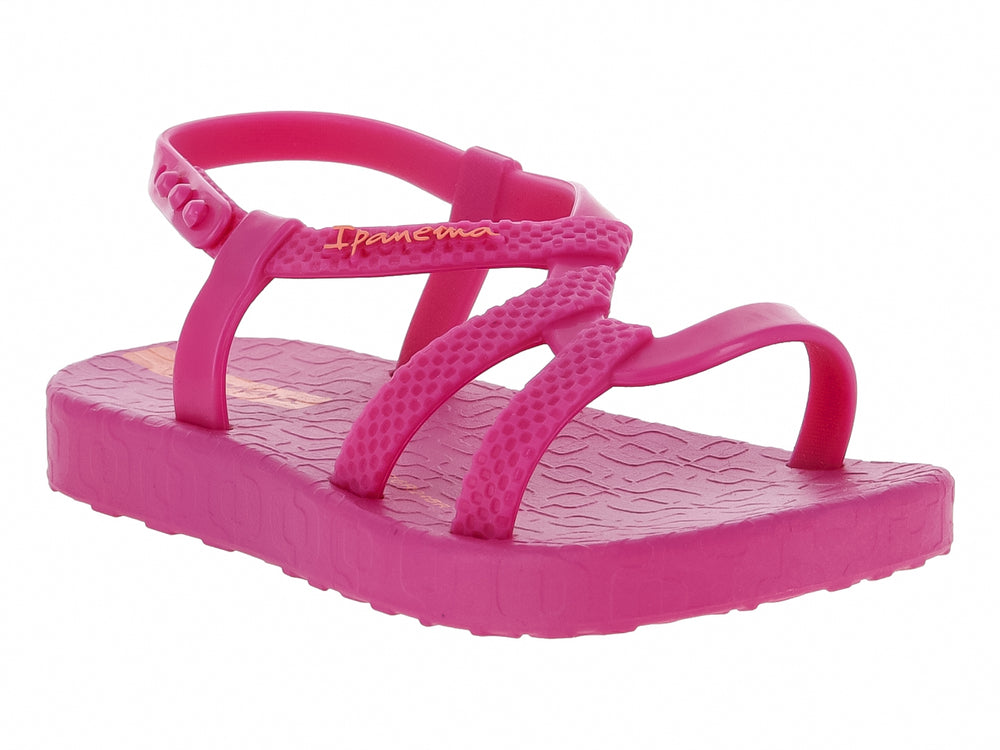 Sandalia rosa para bebé de la marca Ipanema con correa ajustable y suela texturizada.