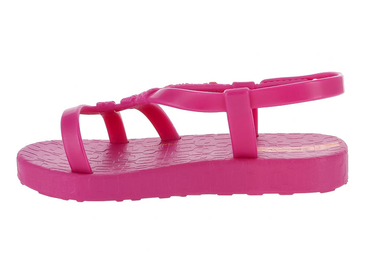 Sandalia rosa para bebé de la marca Ipanema con correa ajustable y suela texturizada.