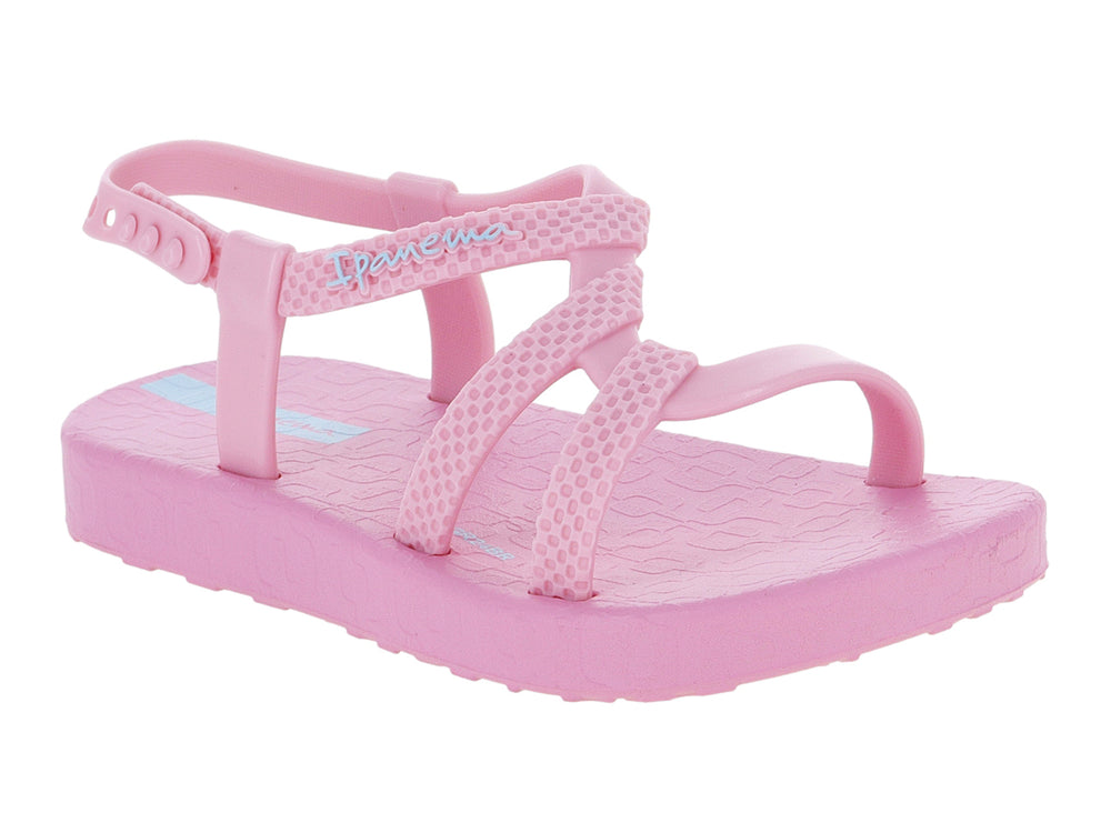 Sandalia Ipanema para bebé en color rosa claro con correas ajustables y suela plana.