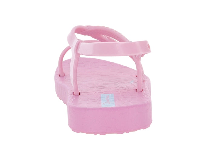 Sandalia Ipanema para bebé en color rosa claro con correas ajustables y suela plana.