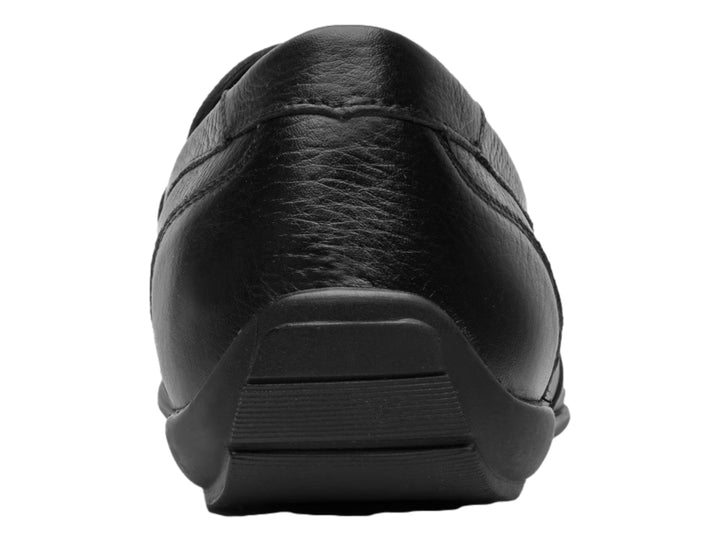 Zapato mocasín de cuero color negro para hombre.