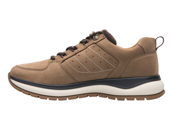 Zapato casual Flexi color taupe con cordones y suela blanca y negra.
