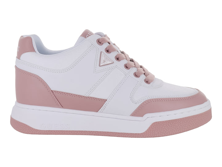 Tenis Guess color blanco con detalles en rosa y suela ancha para mujer.