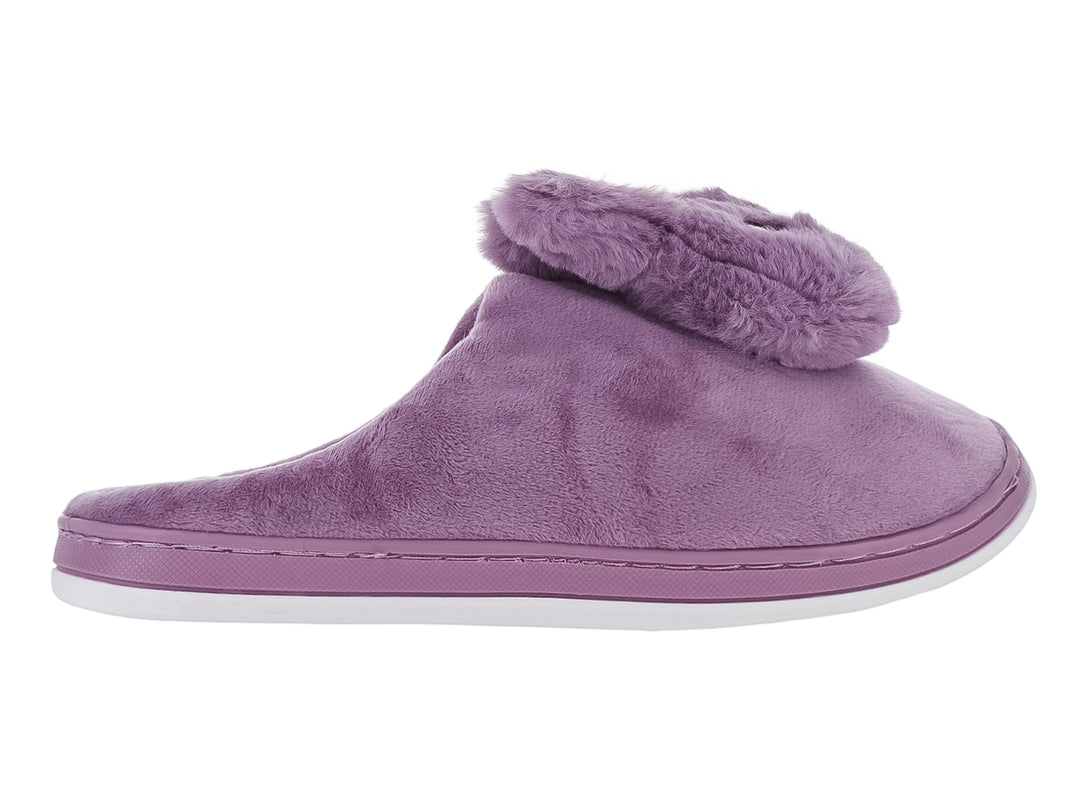 Pantufla morada de material suave con borde de peluche y suela blanca.