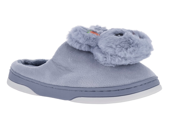 Pantufla color azul cielo de material suave y peludo con un adorno esponjoso en la parte superior.