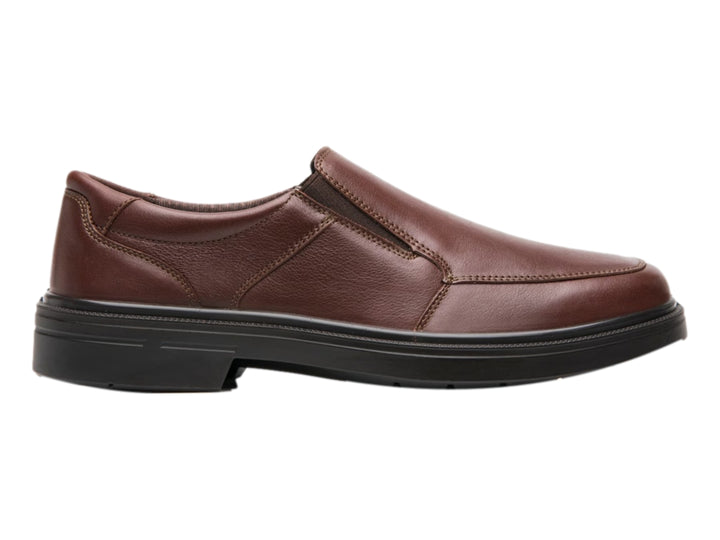Zapato casual Flexi color marrón Oporto con suela negra, estilo slip-on.