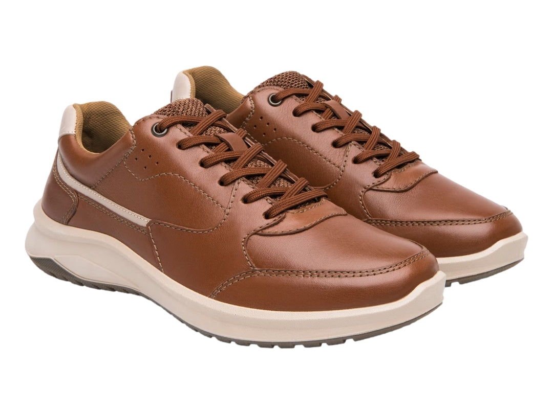Zapato casual Flexi color marrón con suela beige y cordones.