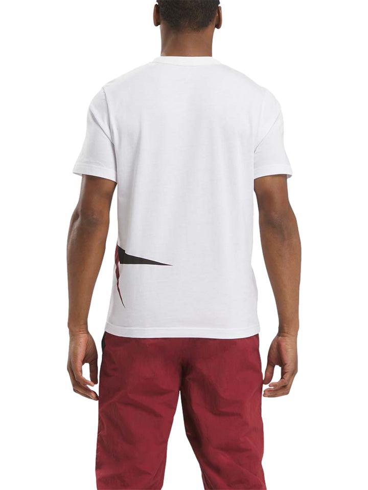Camiseta blanca de manga corta marca Reebok con gráfico lateral en rojo y negro