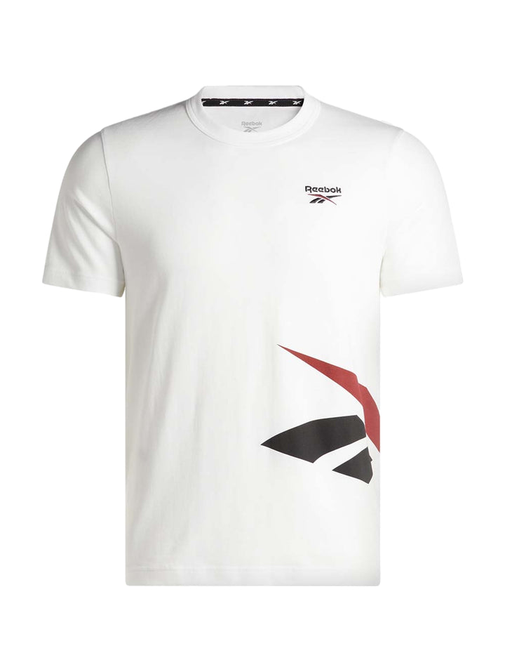 Camiseta blanca de manga corta marca Reebok con gráfico lateral en rojo y negro