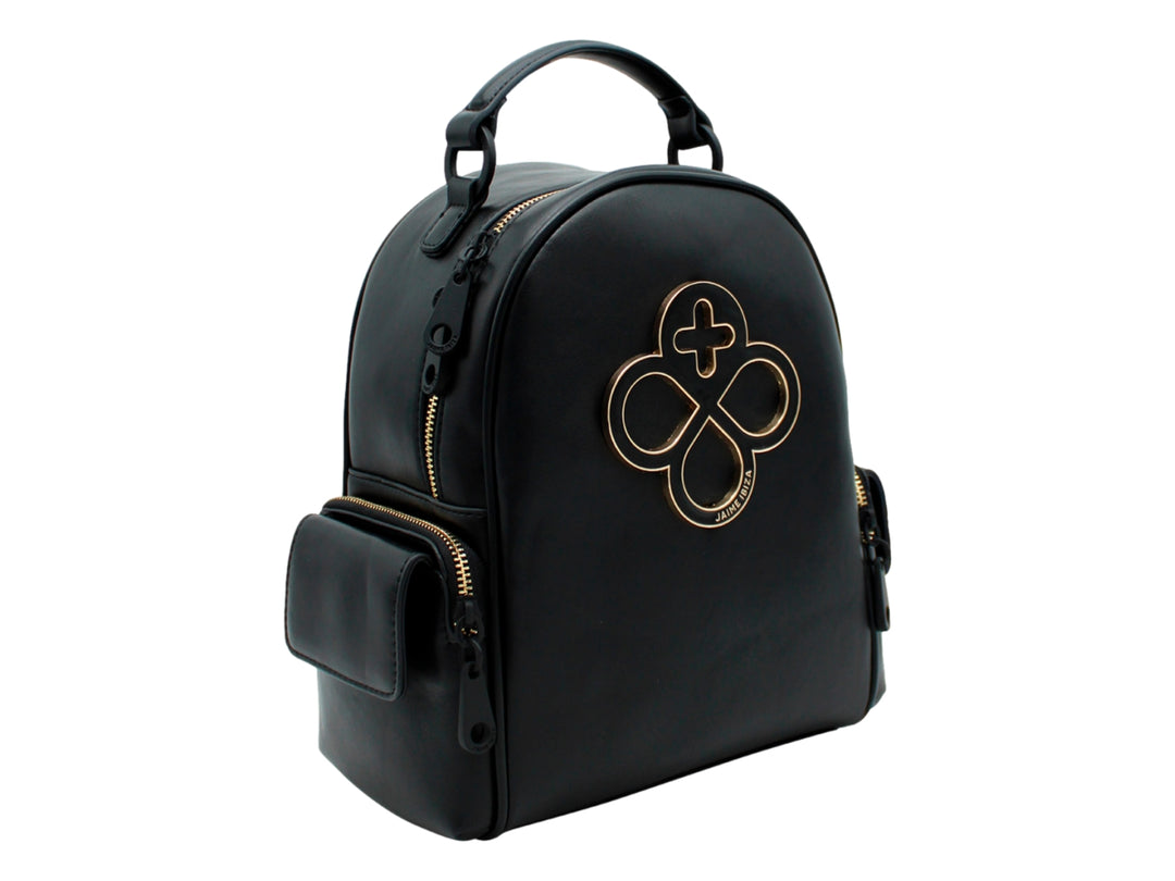 Bolso tipo mochila color negro de la marca Jaime Ibiza con detalles y cierres en color dorado.