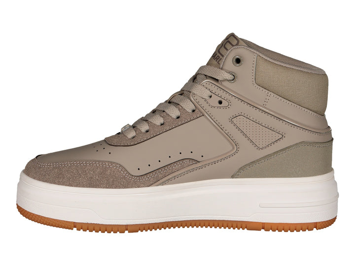 Tenis Charly de bota alta en color beige con suela blanca y base marrón.