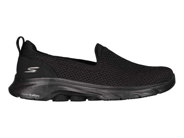 Zapato deportivo Skechers Go Walk 7 en color negro, diseño slip-on con tejido de malla y suela amortiguada.