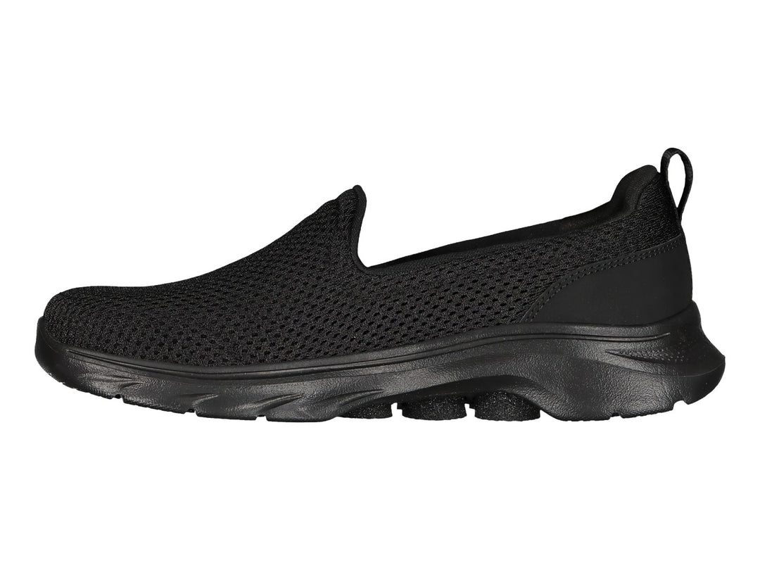 Zapato deportivo Skechers Go Walk 7 en color negro, diseño slip-on con tejido de malla y suela amortiguada.