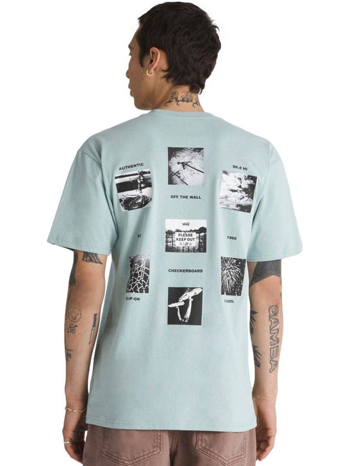 Hombre usando playera de manga corta color gris mist con logotipo de Vans en el pecho.