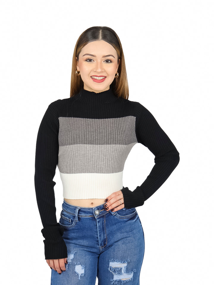 Blusa de cuello alto y manga larga con diseño de rayas horizontales en colores negro, gris y blanco.