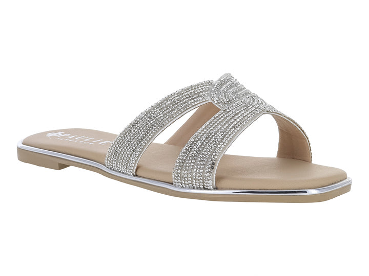 Sandalia plana color plata para mujer con tiras brillantes decoradas y suela blanca.