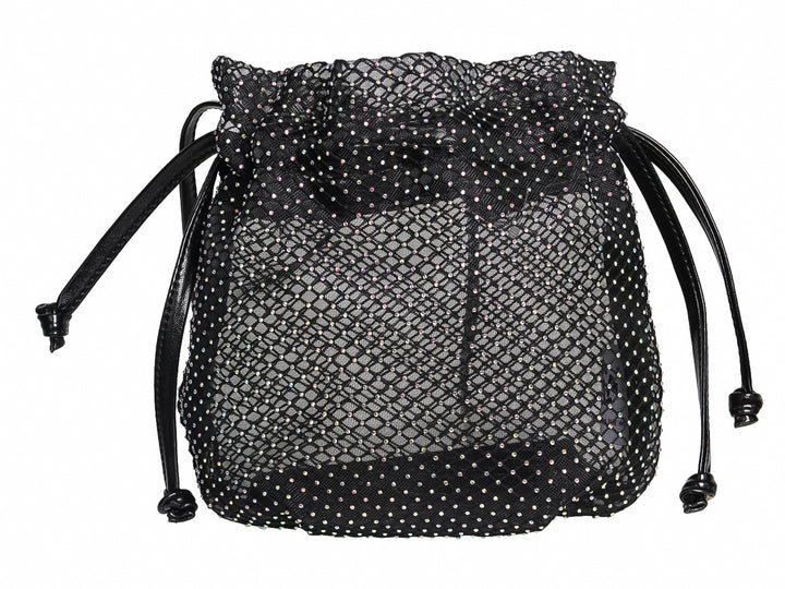 Bolso tipo saco de color negro con detalles de brillos dorados y correas delgadas.