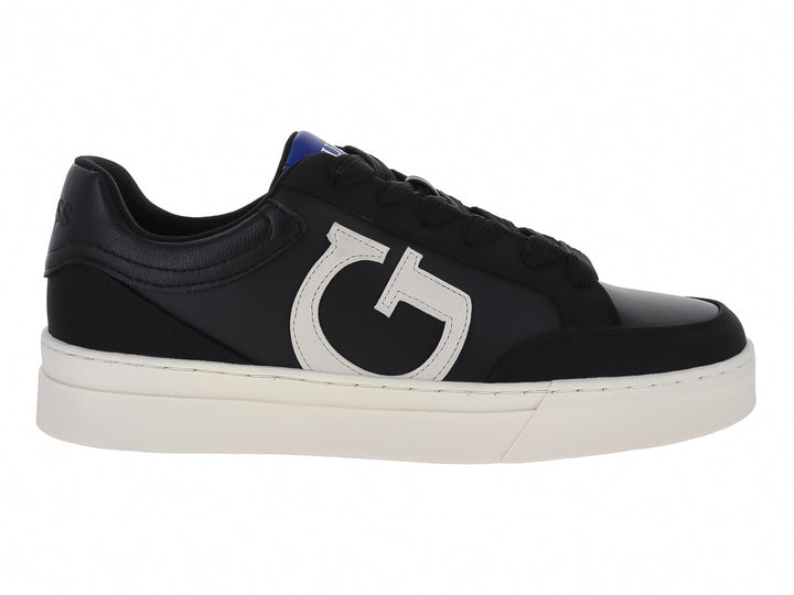 Tenis Guess negros con suela blanca y logotipo G blanco en el lateral.