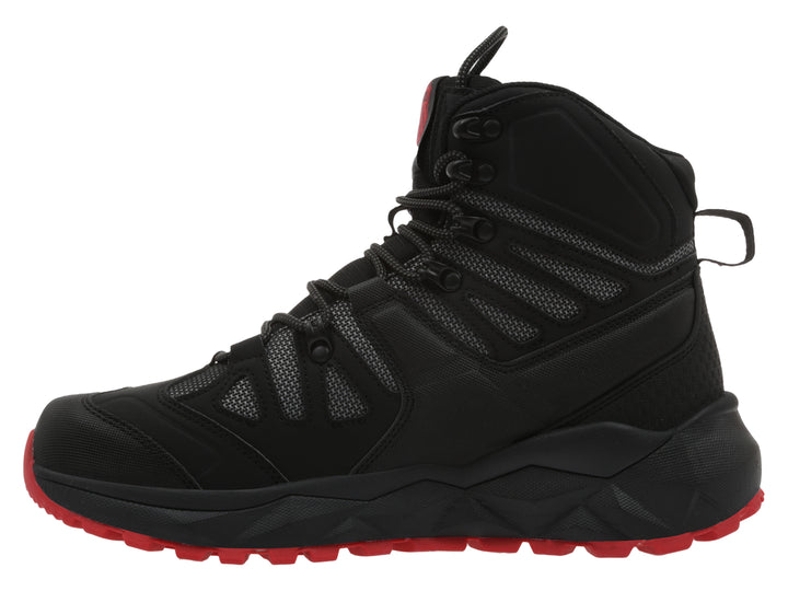 Botín deportivo K-Swiss de color negro con suela roja y detalles en rojo.