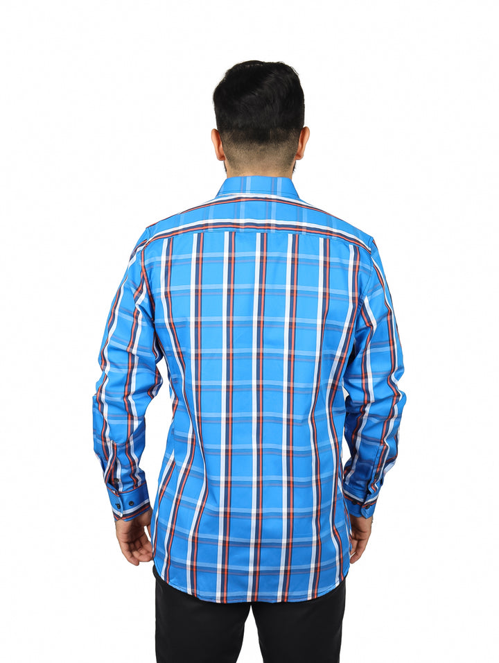 Camisa de manga larga para hombre en color azul con estampado de cuadros rojos y blancos.